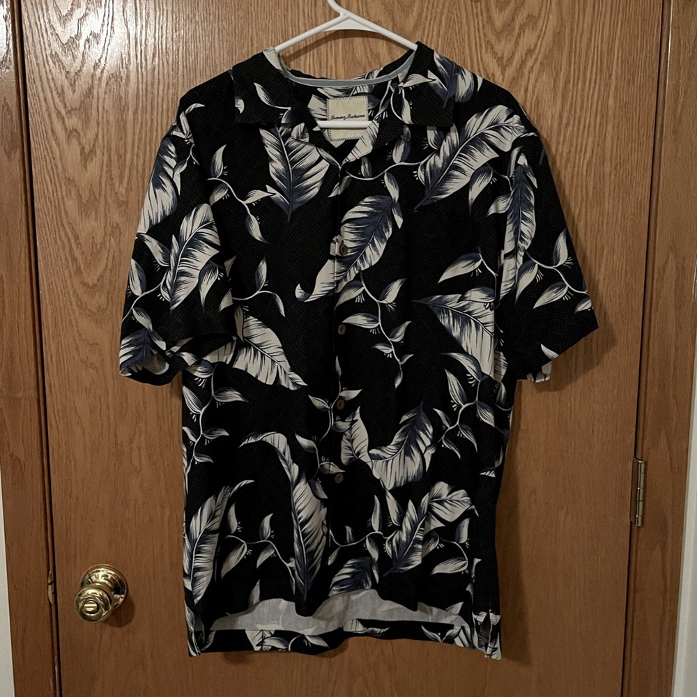 Size M Tommy Bahama Button Down Shirt